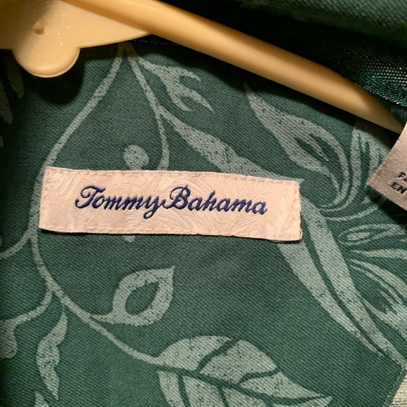 Tommy Bahama University of Miami Pina Piazzo Camp Shirt - Picture 4 of 7